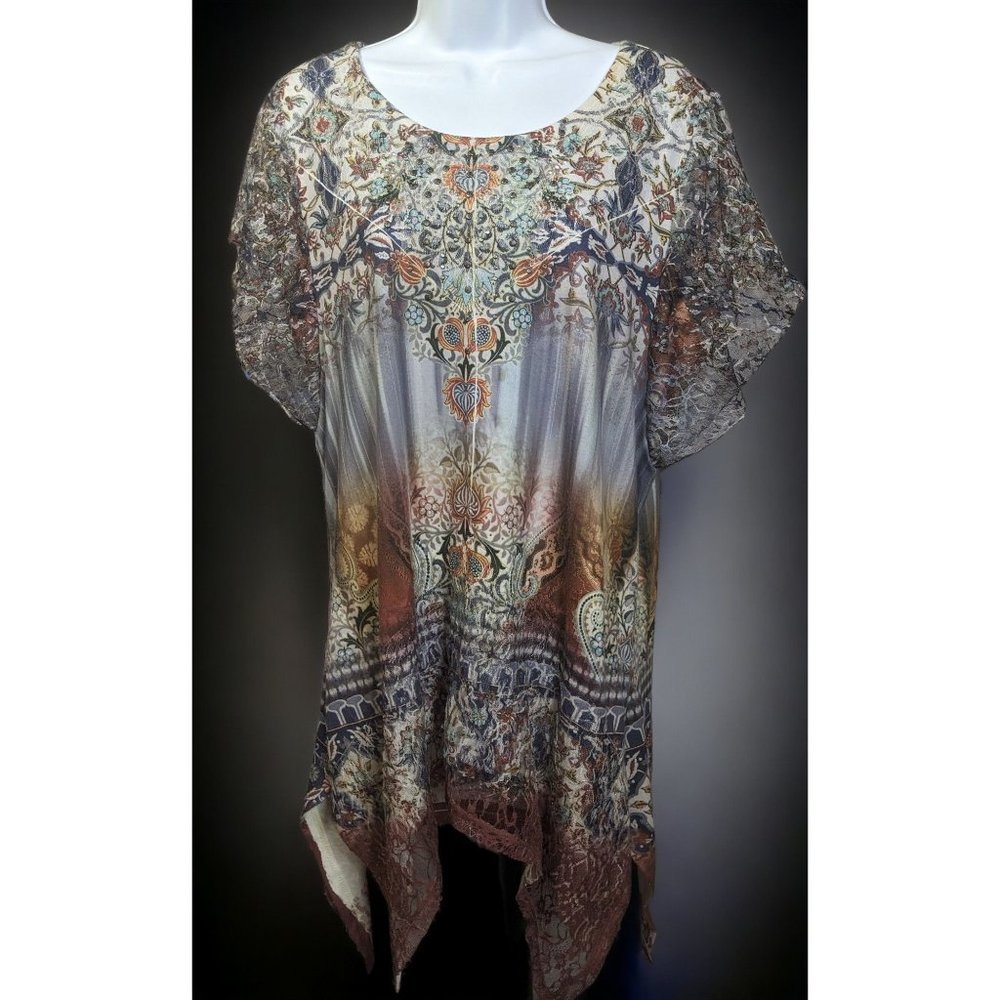 World Unity Floral Lace Shark Bite Top